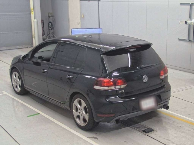 VOLKSWAGEN GOLF 2010