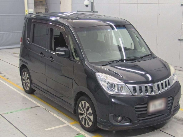 MITSUBISHI DELICA D2 2016