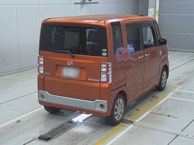 DAIHATSU WAKE 2014