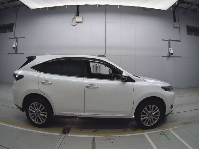 TOYOTA HARRIER 2014