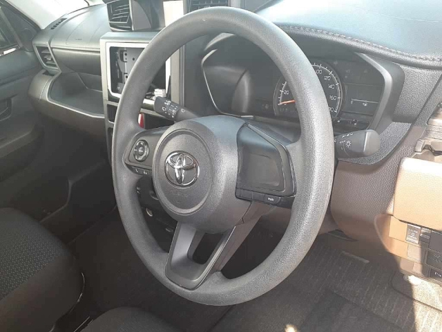 TOYOTA ROOMY 2022