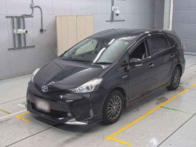 TOYOTA PRIUS ALPHA 2016