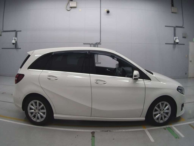 MERCEDES BENZ B CLASS 2016