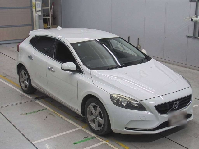 VOLVO V40 2014