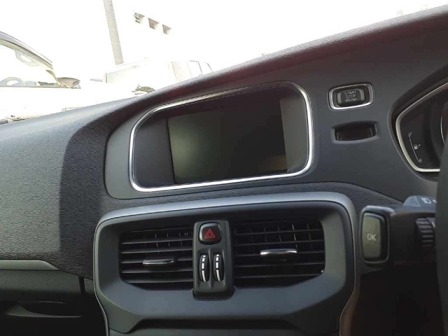 VOLVO V40 2014