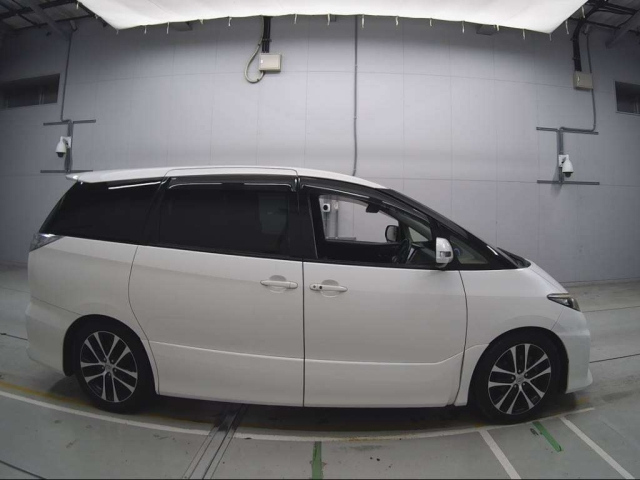 TOYOTA ESTIMA 2013