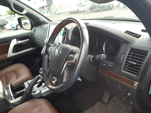 TOYOTA LAND CRUISER 2020