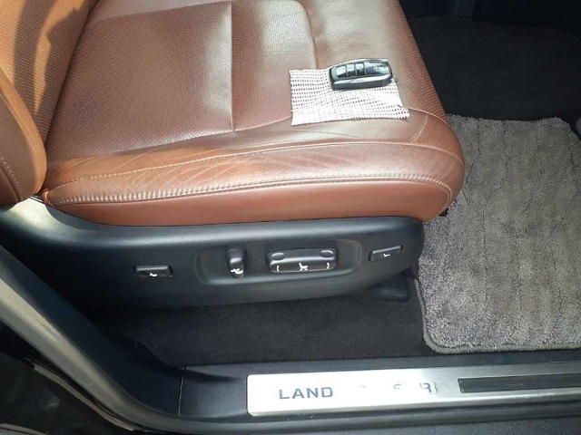 TOYOTA LAND CRUISER 2020