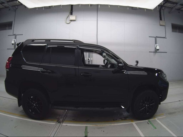 TOYOTA LAND CRUISER PRADO 2020