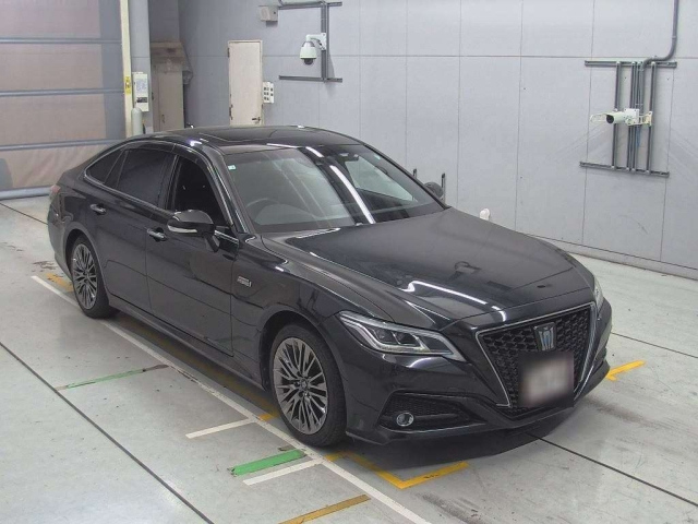 TOYOTA CROWN 2018