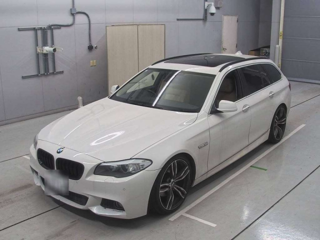 BMW 5 SERIES 2011