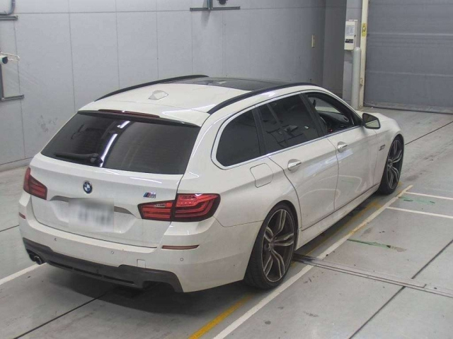 BMW 5 SERIES 2011