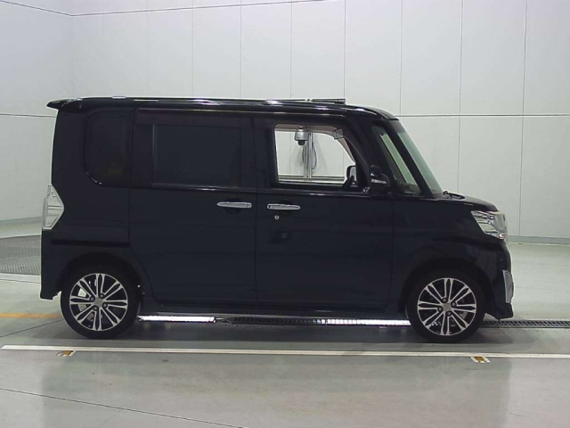 DAIHATSU TANTO 2014