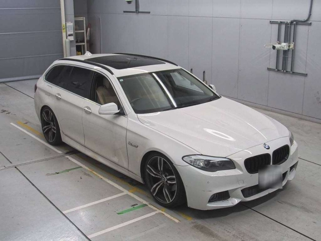 BMW 5 SERIES 2011