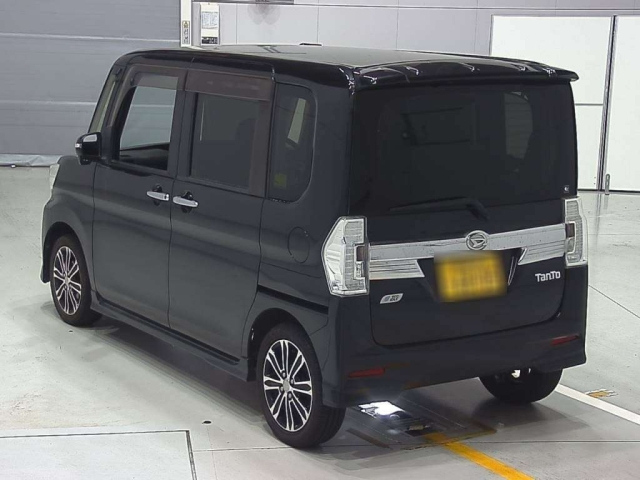 DAIHATSU TANTO 2014