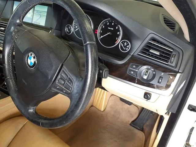 BMW 5 SERIES 2011