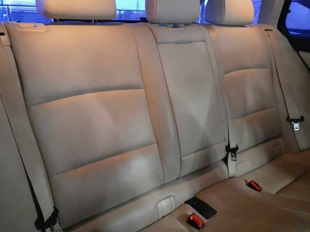 BMW 5 SERIES 2011