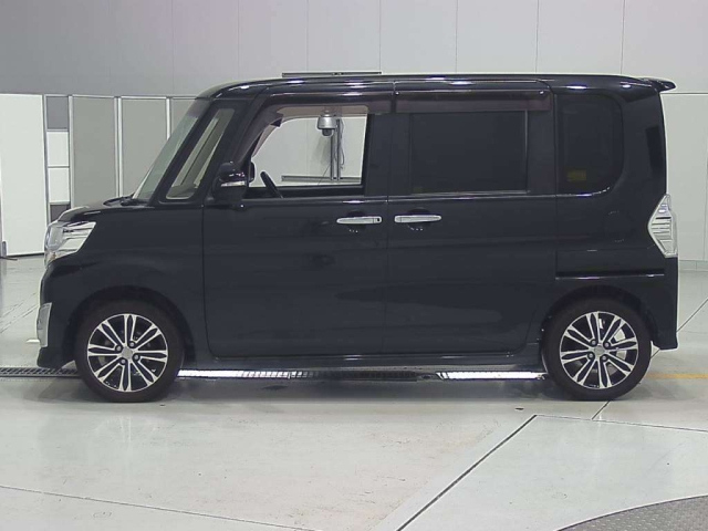 DAIHATSU TANTO 2014