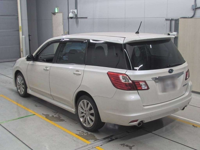 SUBARU EXIGA 2011