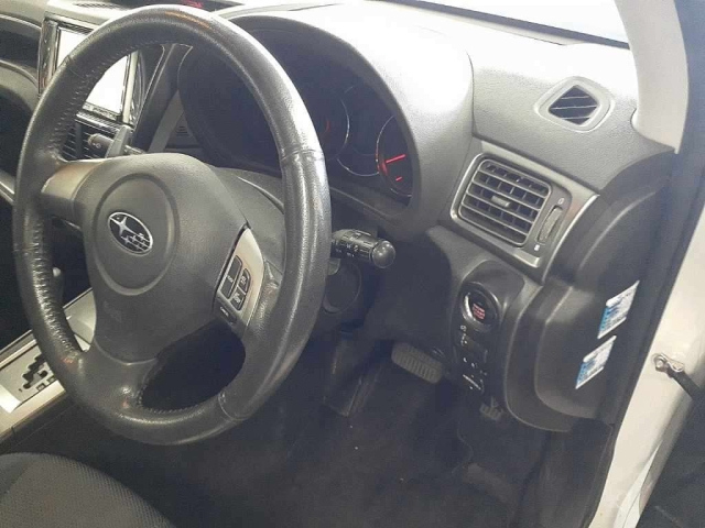 SUBARU EXIGA 2011