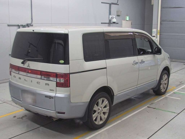 MITSUBISHI DELICA D5 2015