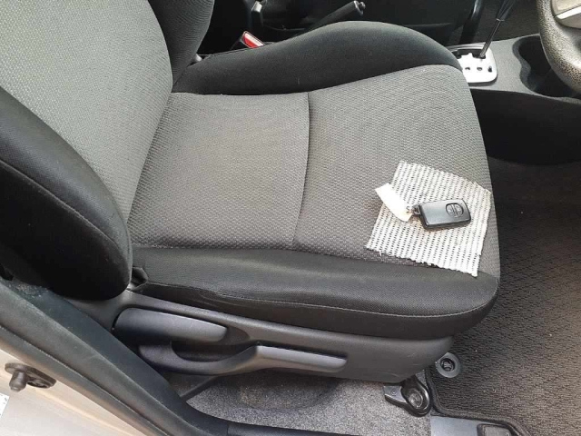 TOYOTA VITZ 2013