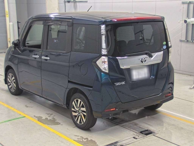 TOYOTA TANK 2018