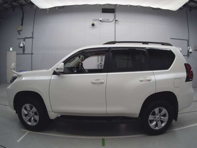 TOYOTA LAND CRUISER PRADO 2021