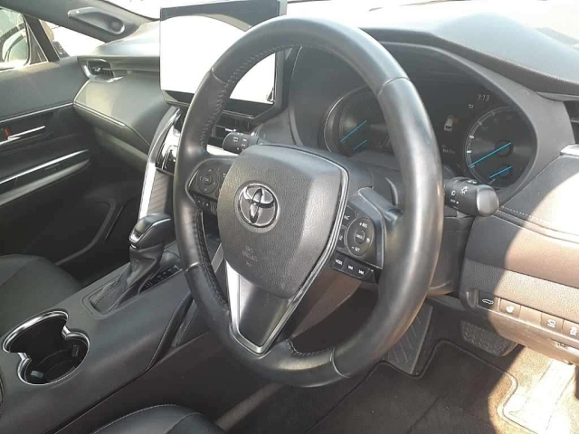 TOYOTA HARRIER 2022