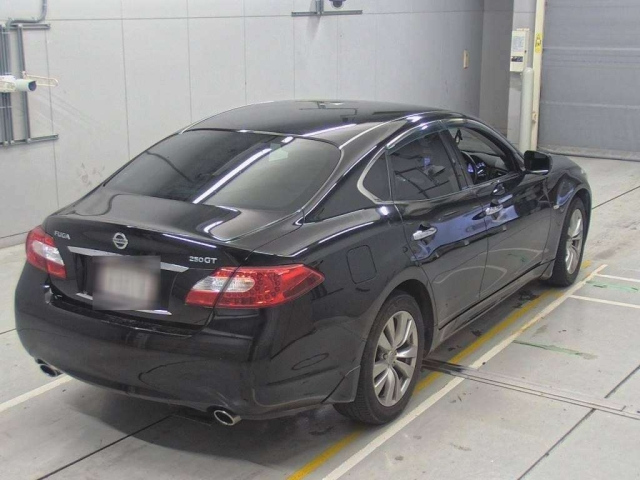 NISSAN FUGA 2014