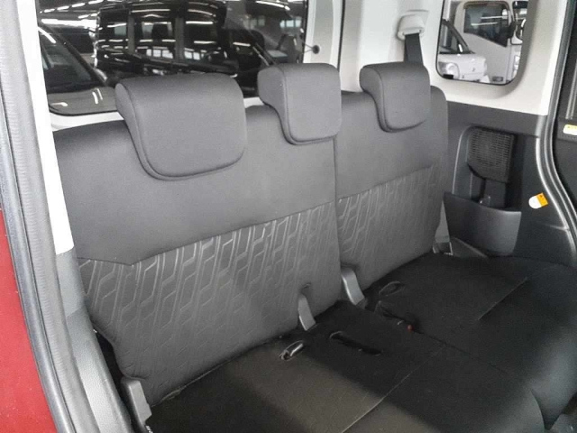 TOYOTA ROOMY 2017