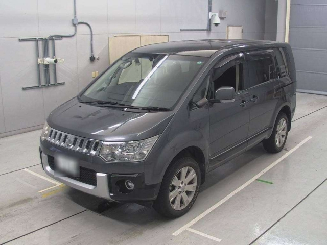 MITSUBISHI DELICA D5 2013