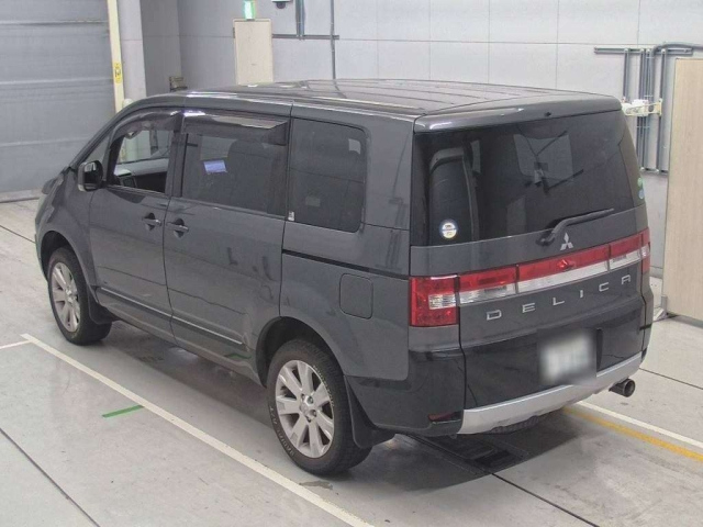 MITSUBISHI DELICA D5 2013