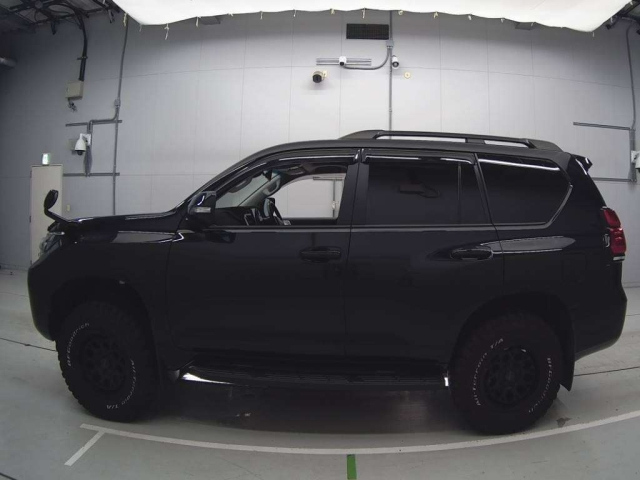 TOYOTA LAND CRUISER PRADO 2022