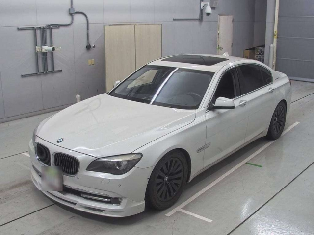 BMW 7 SERIES 2011