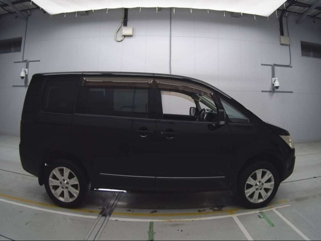 MITSUBISHI DELICA D5 2012