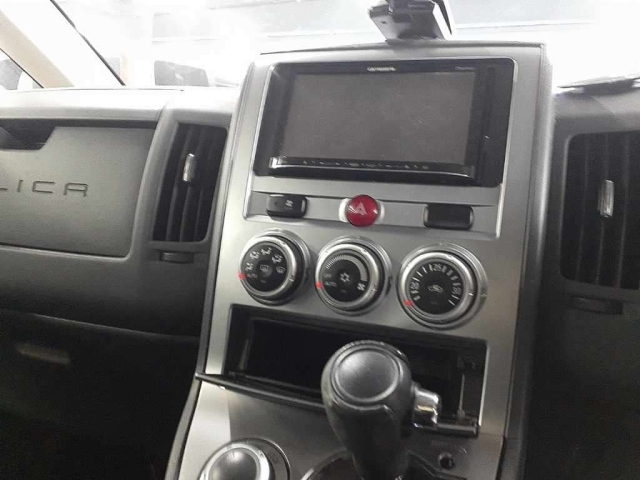 MITSUBISHI DELICA D5 2012