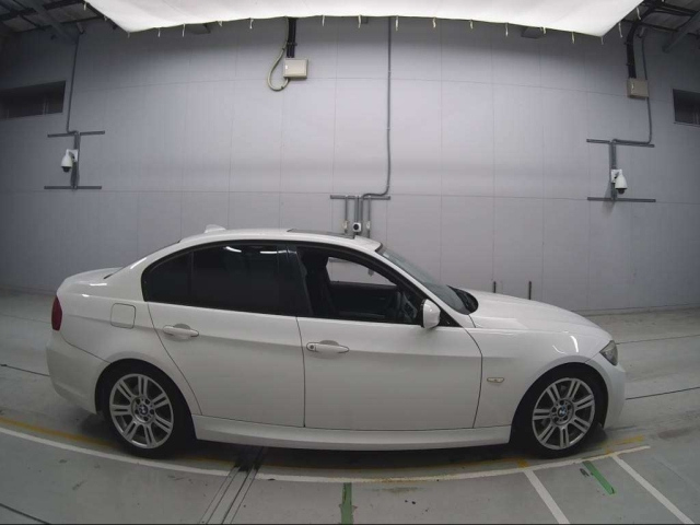 BMW 3 SERIES 2010