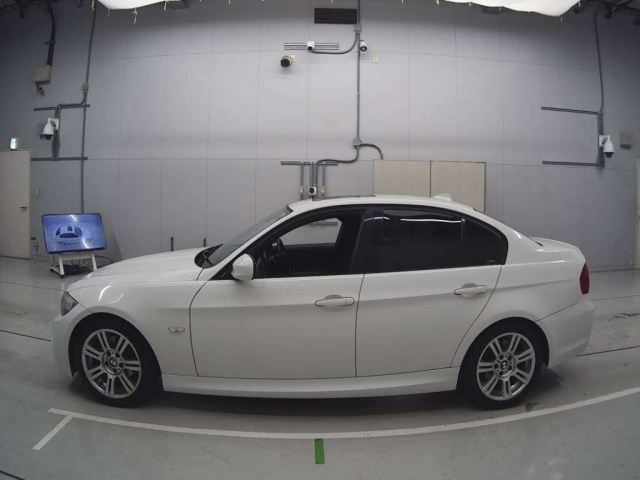 BMW 3 SERIES 2010