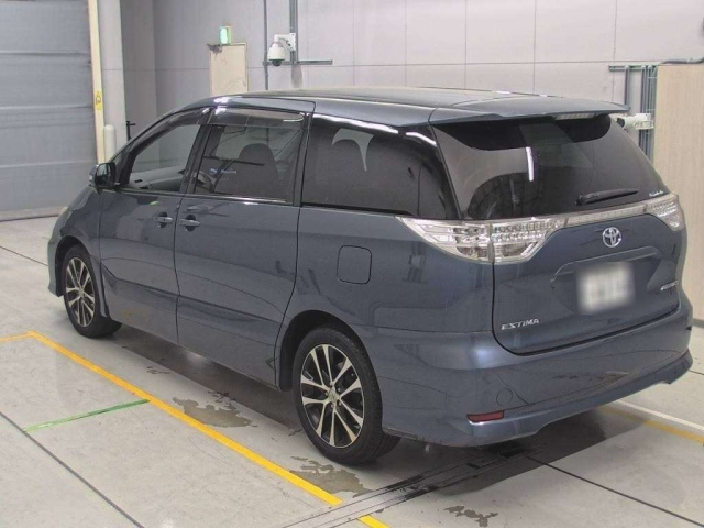 TOYOTA ESTIMA 2013