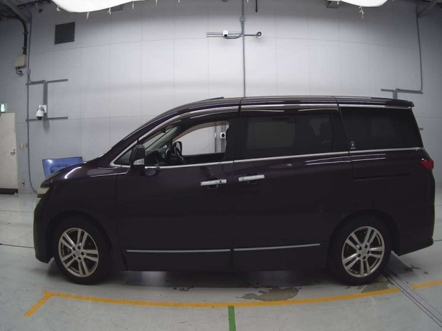 NISSAN ELGRAND 2011