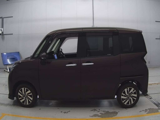 TOYOTA TANK 2017
