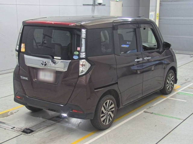 TOYOTA TANK 2017