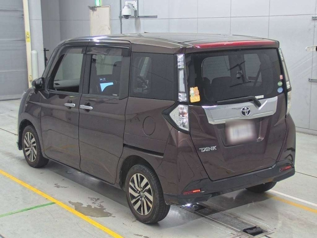 TOYOTA TANK 2017