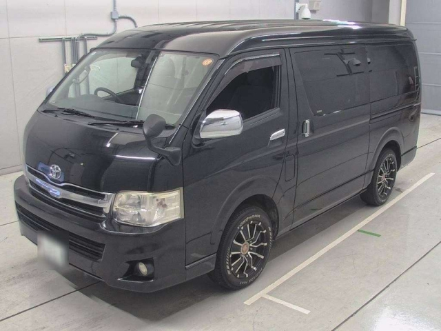 TOYOTA HIACE 2013