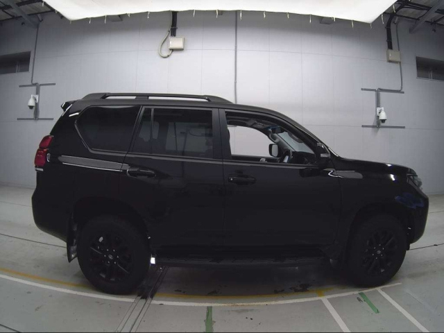 TOYOTA LAND CRUISER PRADO 2023
