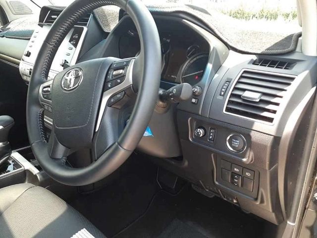 TOYOTA LAND CRUISER PRADO 2023