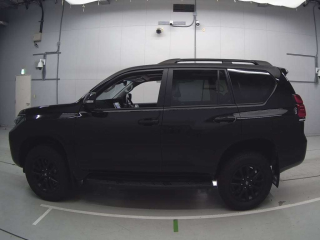 TOYOTA LAND CRUISER PRADO 2023