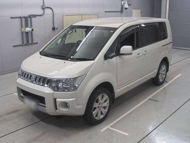 MITSUBISHI DELICA D5 2019