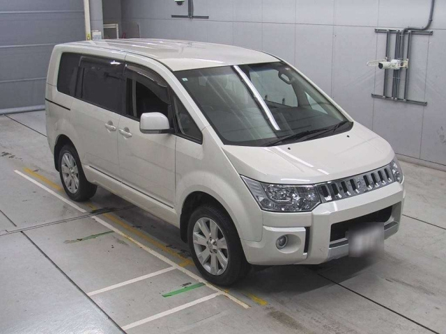 MITSUBISHI DELICA D5 2019
